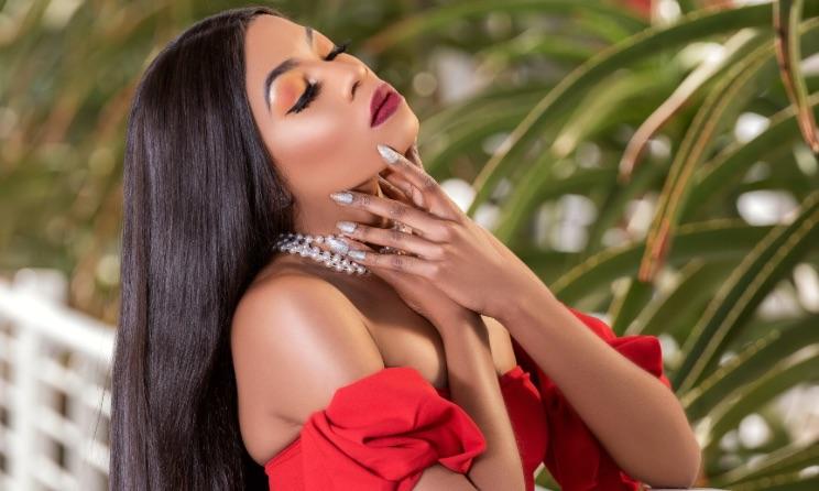 La rappeuse Rouge signe un accord avec Warner Music South Africa