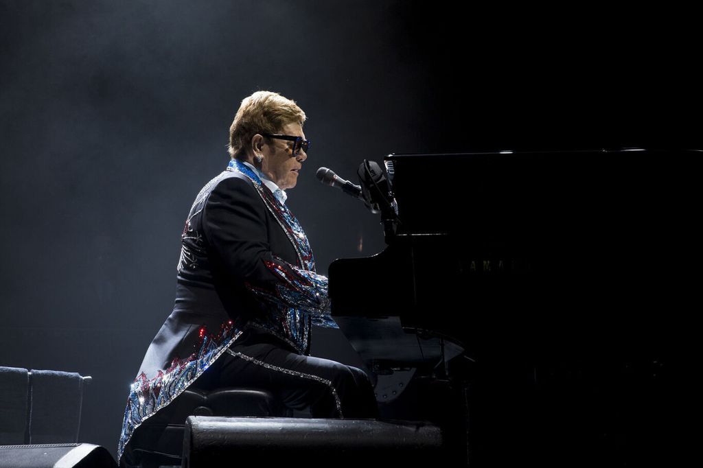 Elton John liquide ses affaires personnelles.