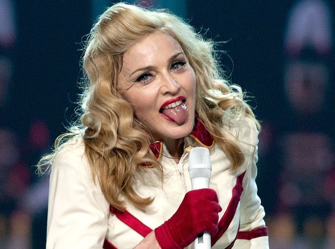 Madonna donne des nouvelles après sa chute en plein concert