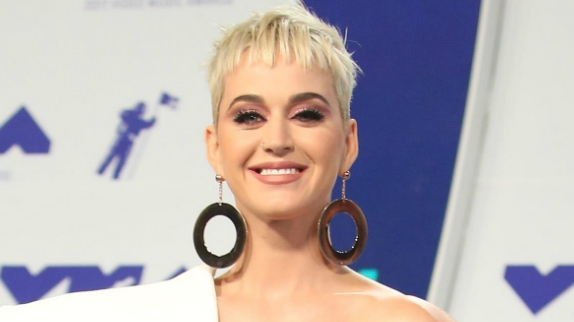 Katy Perry donne plus de détails sur la sortie de son nouvel album